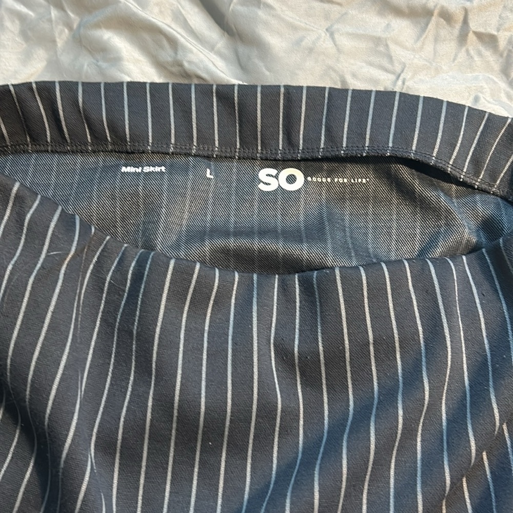 Mini skirt - Picture 2 of 3